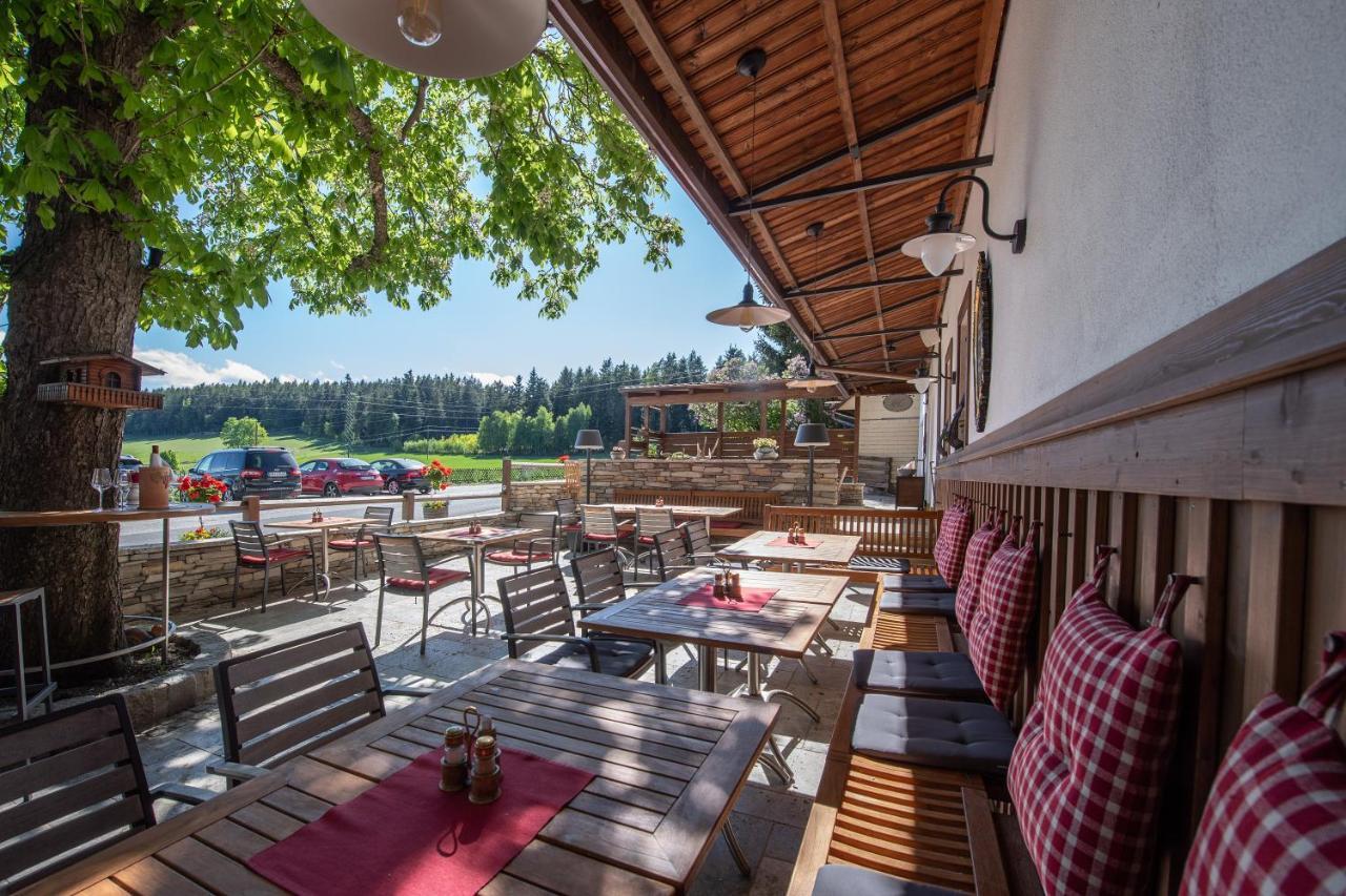 Zum Fally - Landgasthof Kirchberg am Wechsel Exterior foto